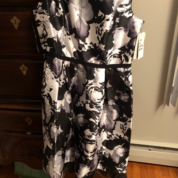 Donna Ricco Black and White Floral Midi Dress - Picture 4 of 5